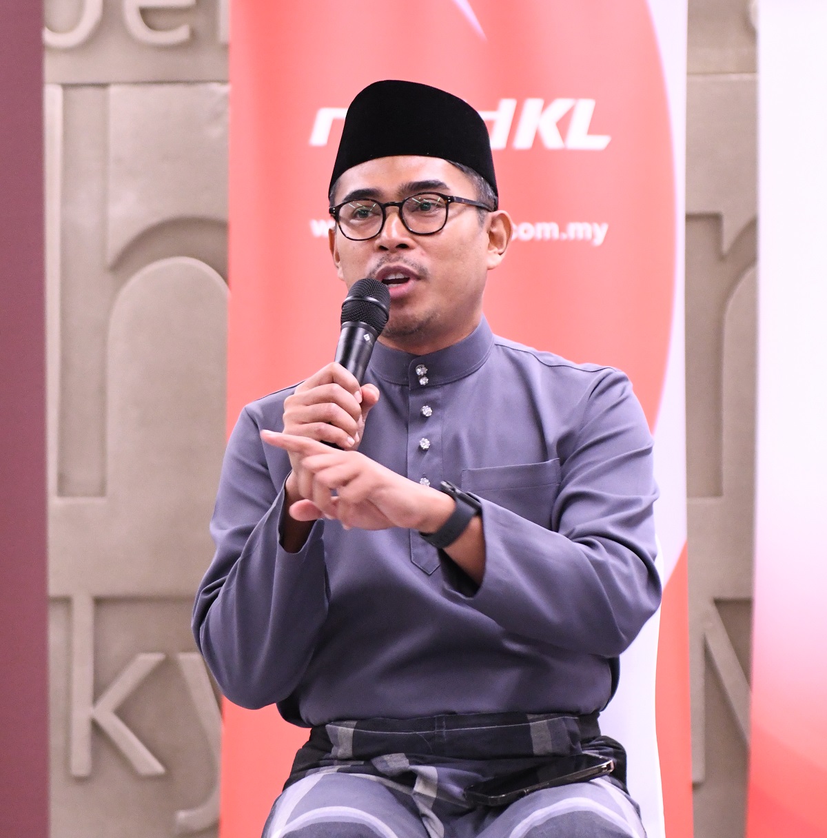 Shamsul Bahrin Zainuzzaman.
