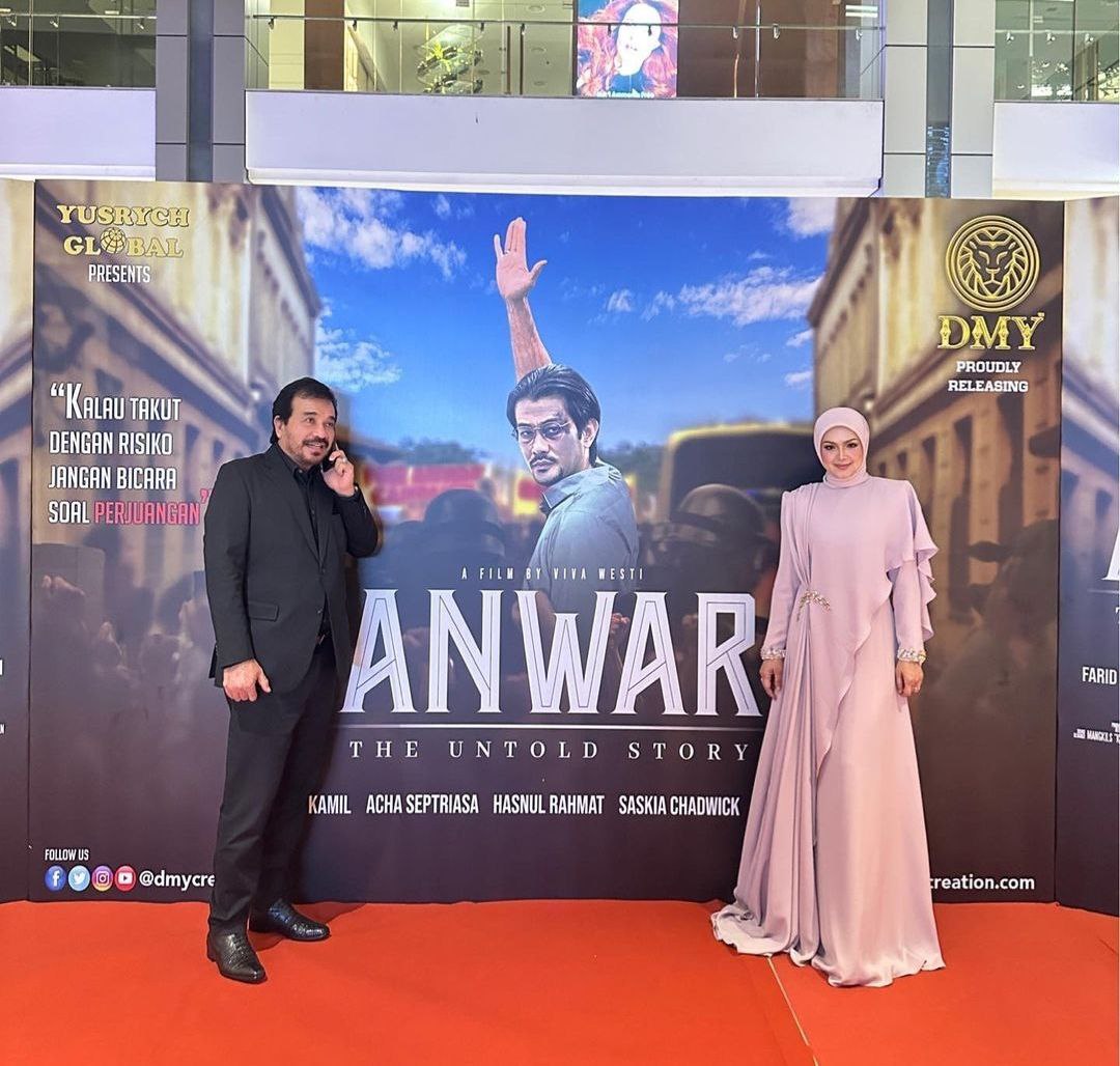 Siti turut ditemani suaminya, Datuk K ke majlis tayangan perdana filem Anwar: The Untold Story. - Gambar Instagram