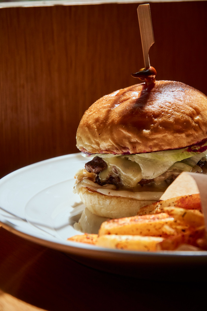 Smashed Burger - Gambar ihsan Common Man Coffee Roasters