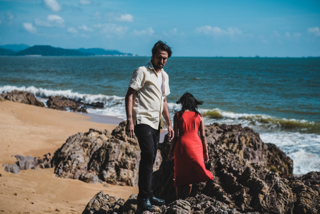Dua bintang utama filem 'Stone Turtle', Bront Palarae dan Asmara Abigail