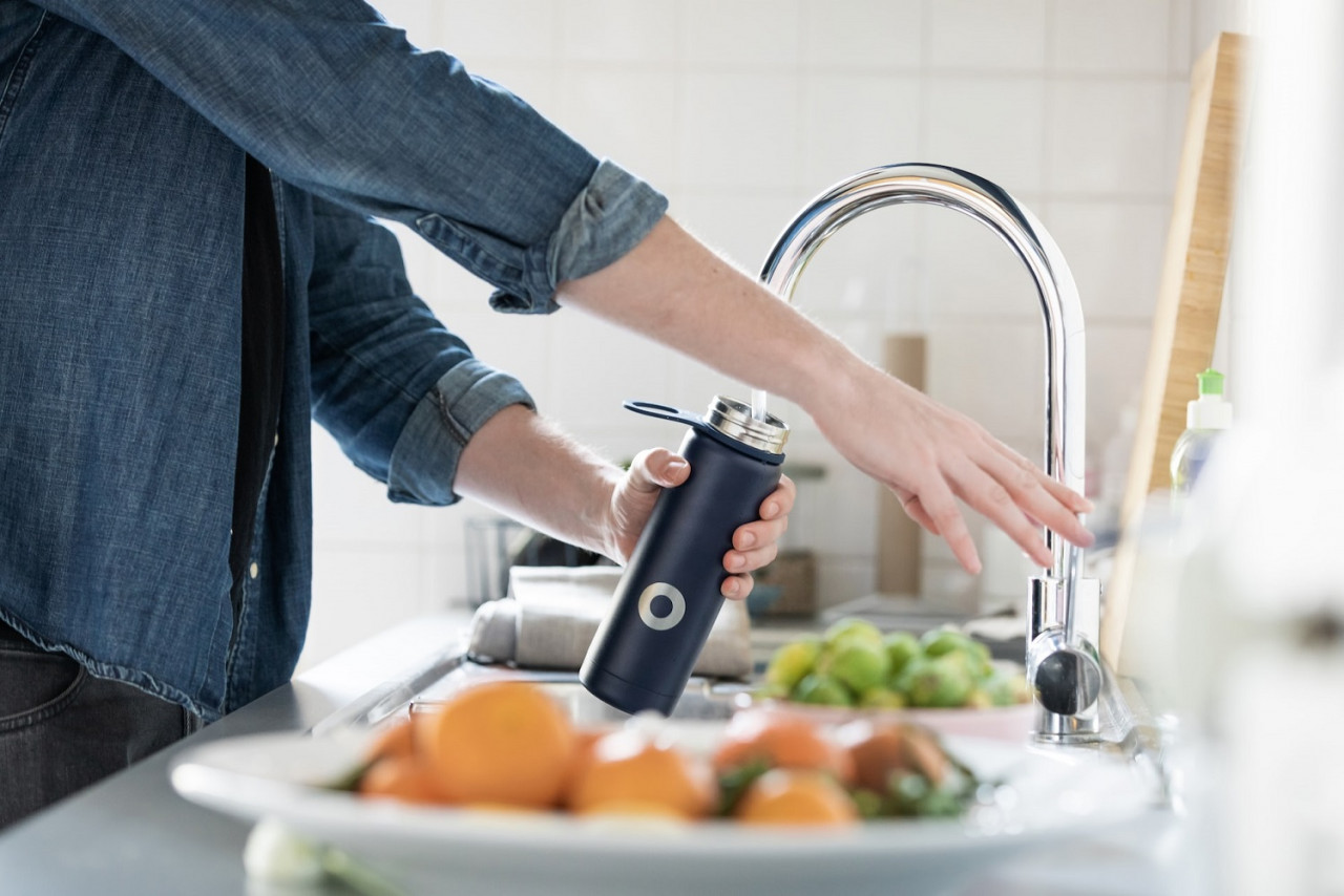Minum air secukupnya untuk mengurangkan risiko strok haba - Gambar hiasan Unsplash