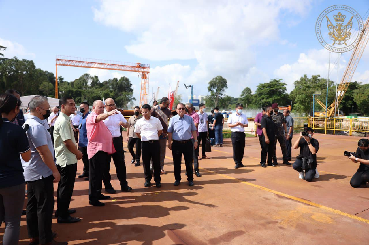 Pembinaan sedang berjalan lancar dengan kontraktor di kedua-dua pihak yakin projek itu dapat disiapkan mengikut jadual - Gambar laman Facebook rasmi Sultan Ibrahim