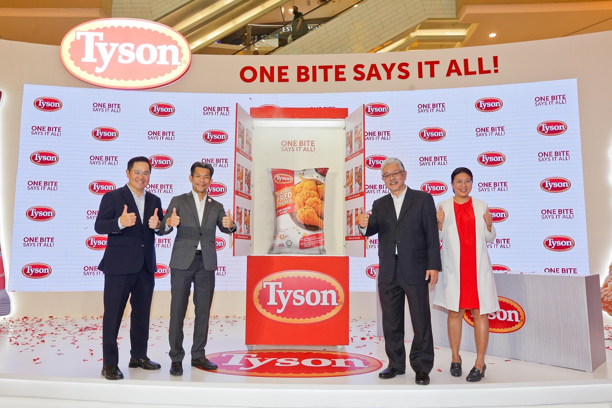 (Dari kiri) Pengarah Urusan Tyson Foods Malaysia, Victor Sim, Naib Presiden Komersial Tyson Foods Asia Pasifik, Lee Yeong Sheng, Presiden di Tyson Foods Asia Pasifik, Tan Sun dan Pengarah Inovasi Tyson Foods Malaysia, Chew Kai Lee ketika melancarkan Jenama Tyson secara rasminya di Malaysia. - Gambar Tyson Foods Malaysia