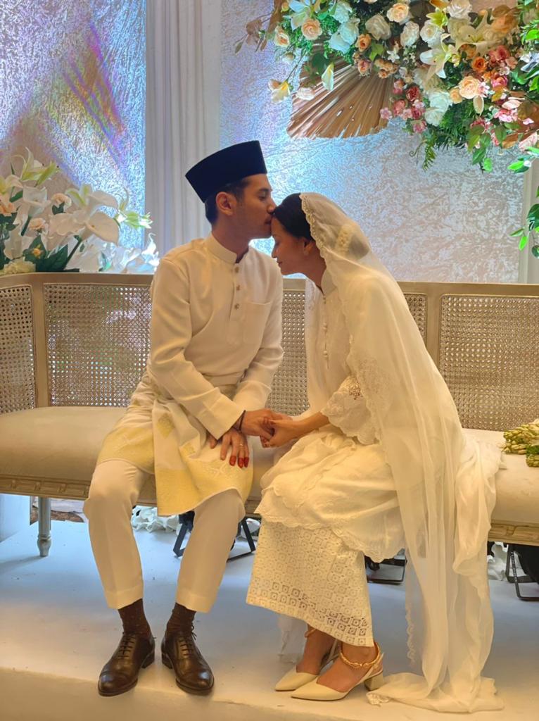 Pasangan ini mula bertemu tiga tahun lalu atas paksi profesional 