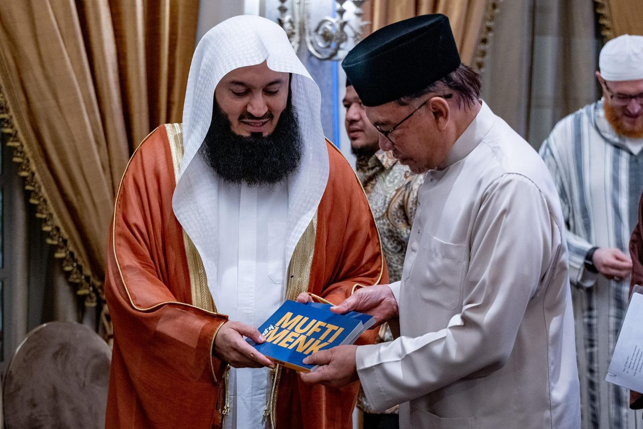 Gambar Facebook Anwar Ibrahim