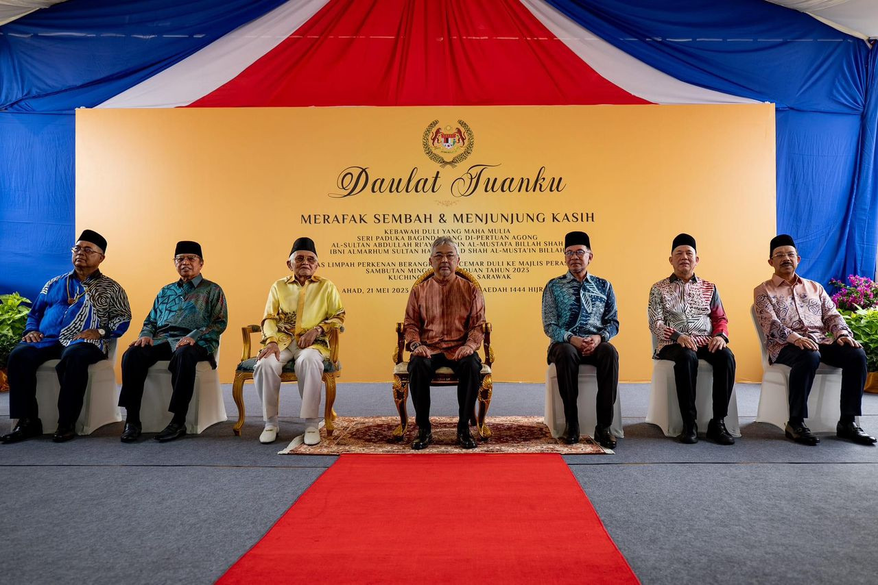 Gambar Facebook Anwar Ibrahim