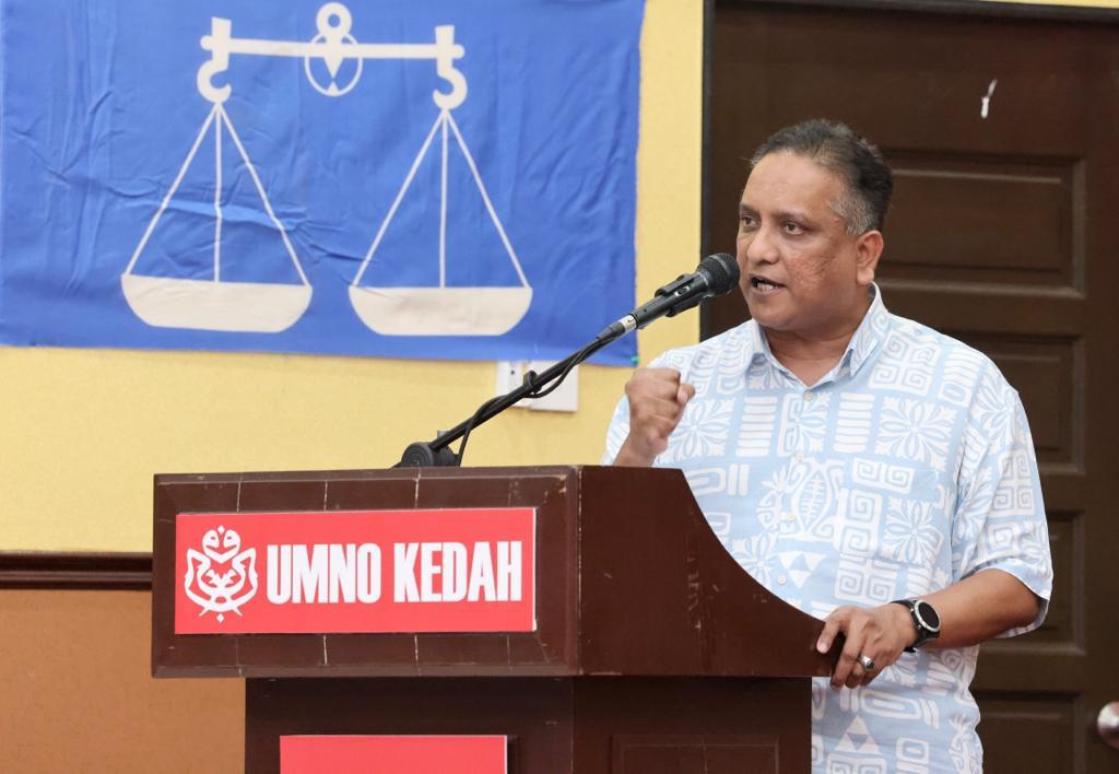 Reezal Merican Naina Merican - Gambar Facebook