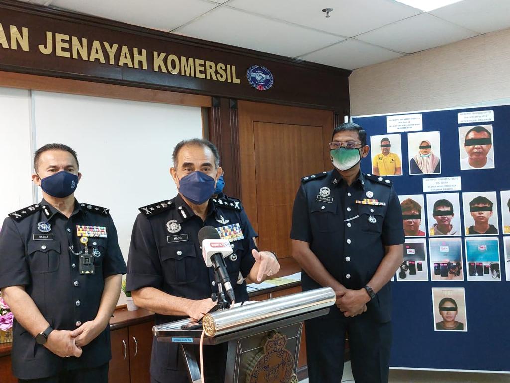 Abdul Majid Mohd Ali pada sidang media di IPK Melaka, hari ini.
