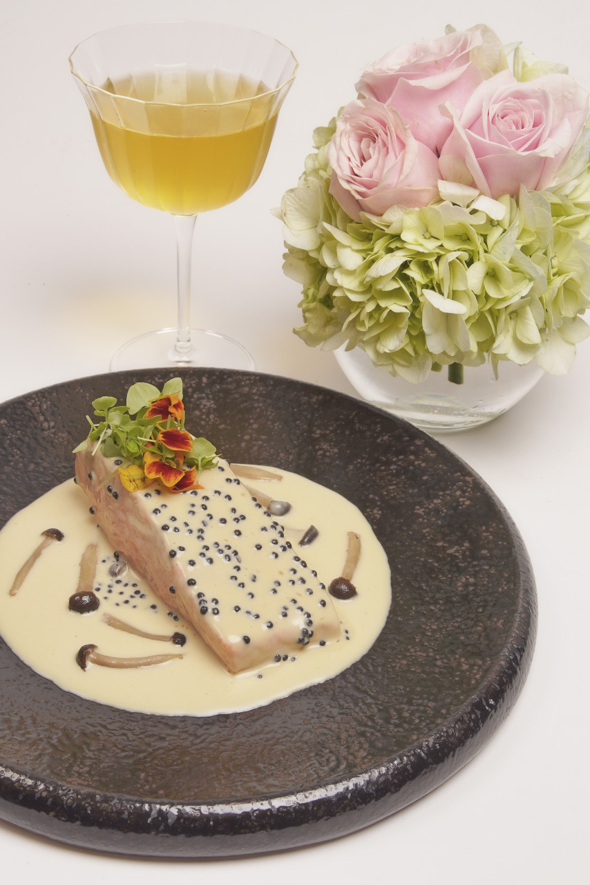 Salmon dengan beurre blanc - Gambar ihsan Alice