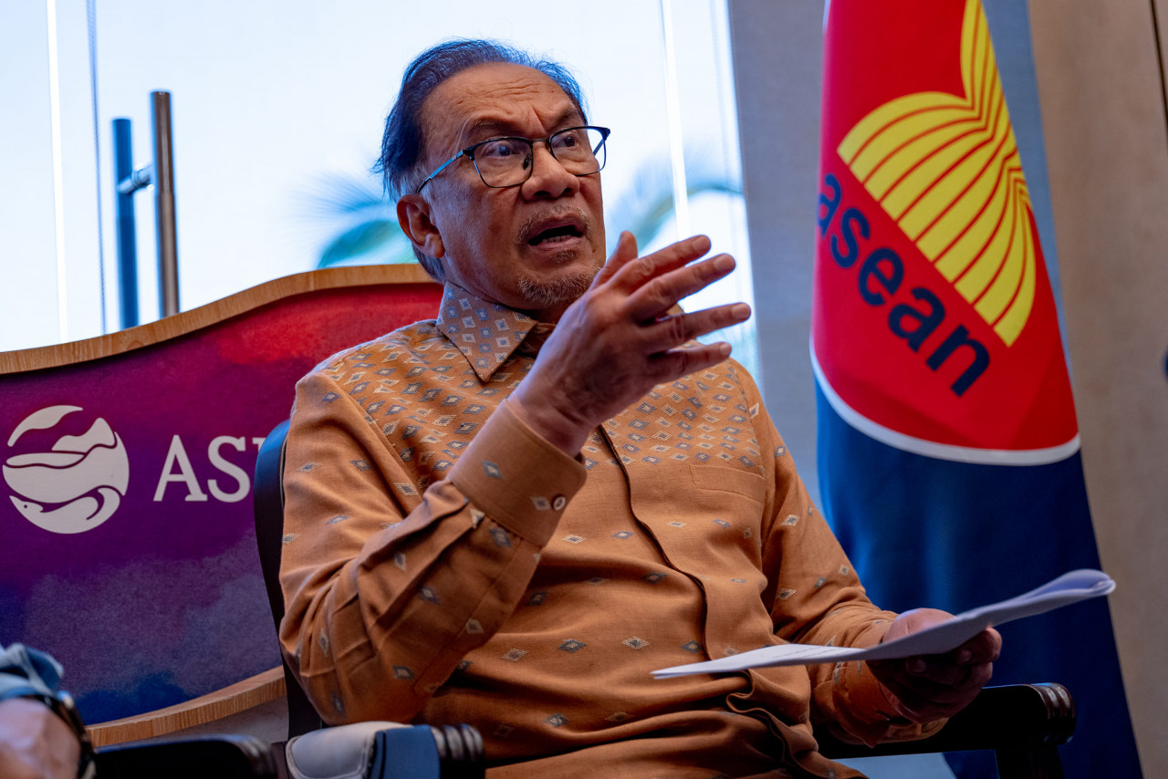 Anwar semalam memngadakan sidang media khas, bertujuan memberikan bukti melibatkan perjanjian FSRA - gambar fail