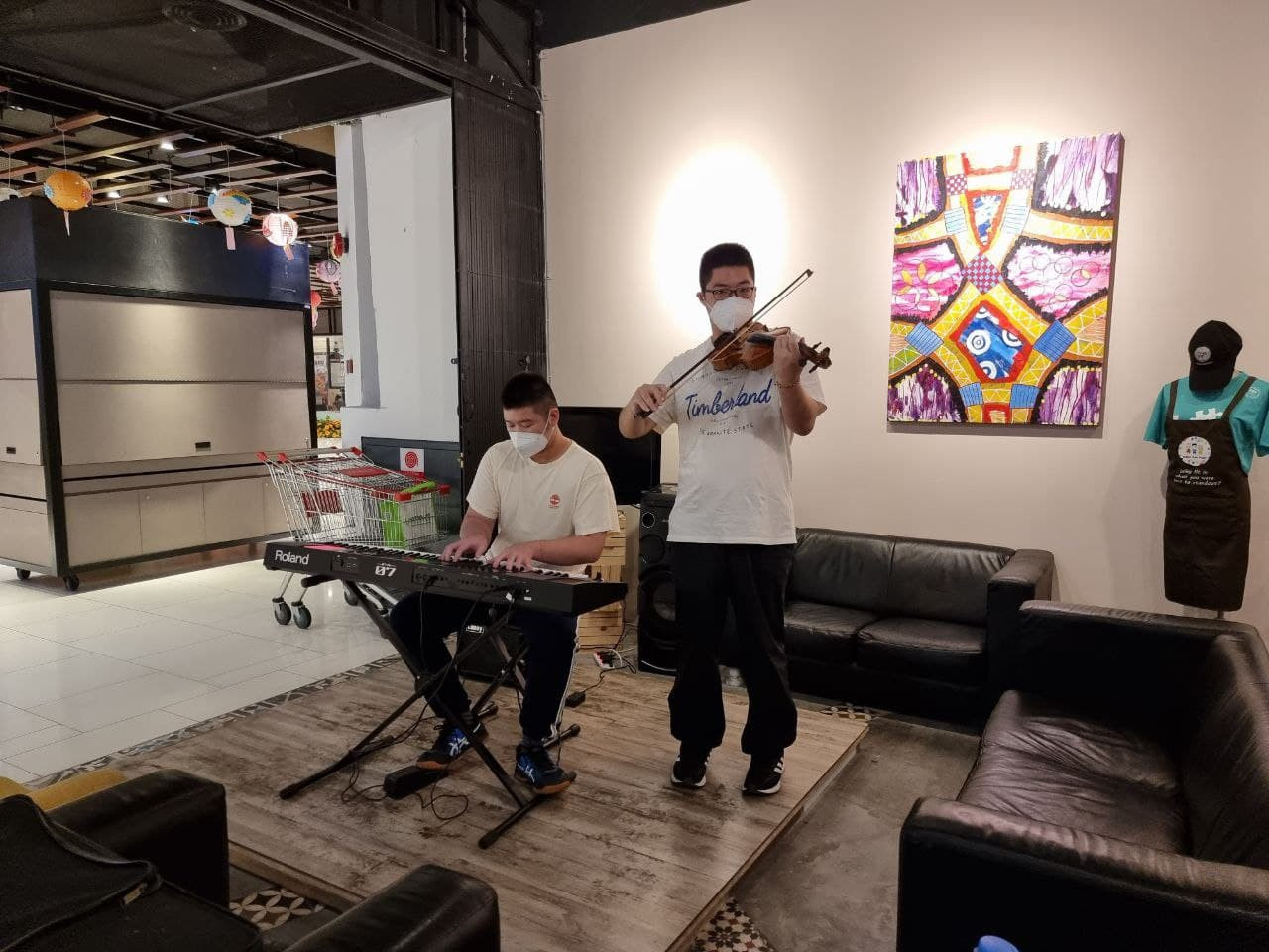 Individu autistik bermain muzik