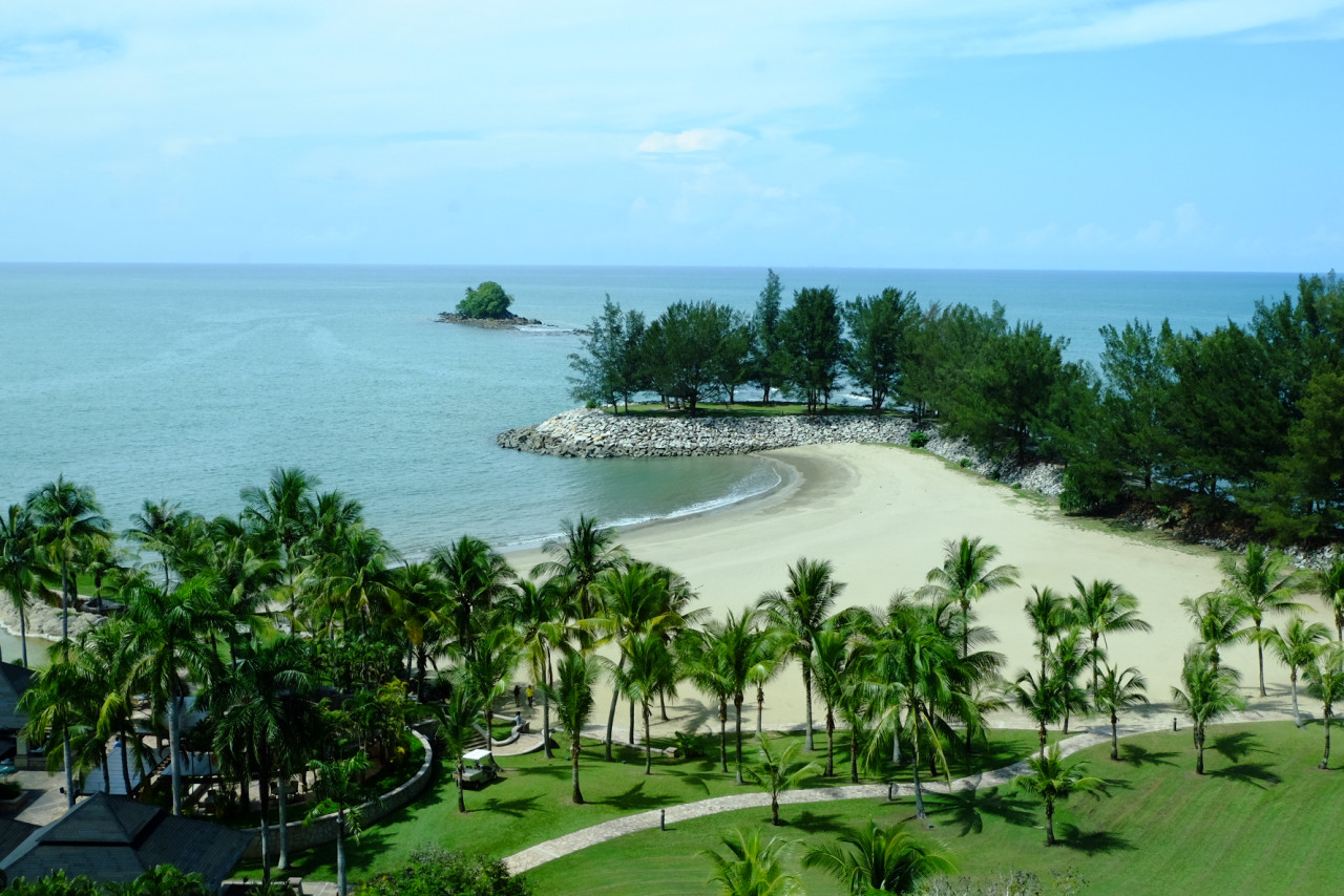 Kawasan pantai The Empire