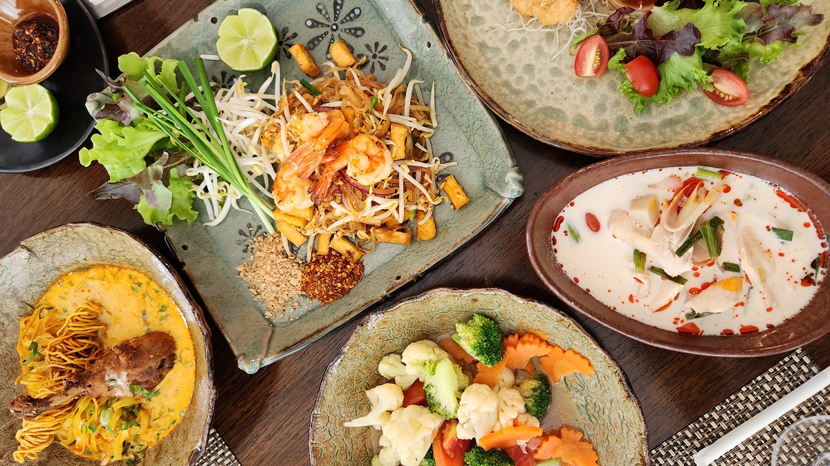 Menu mesra muslim di dusitD2, Chiang Mai. - Gambar Rahayu MN