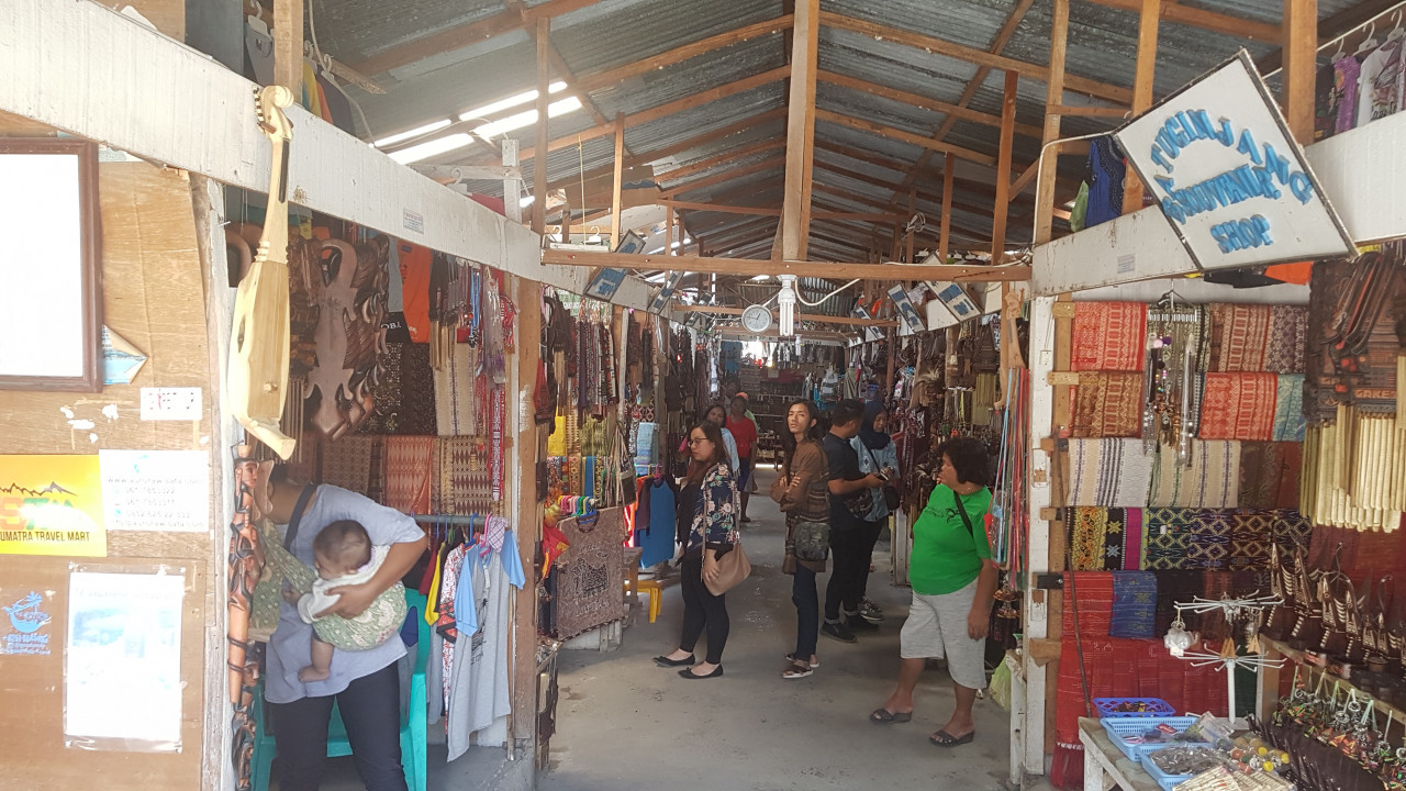 Kawasan pasar Tomok