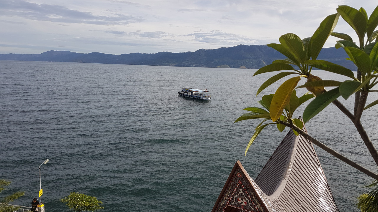 Pemandangan Danau Toba dari Samosir Cottage