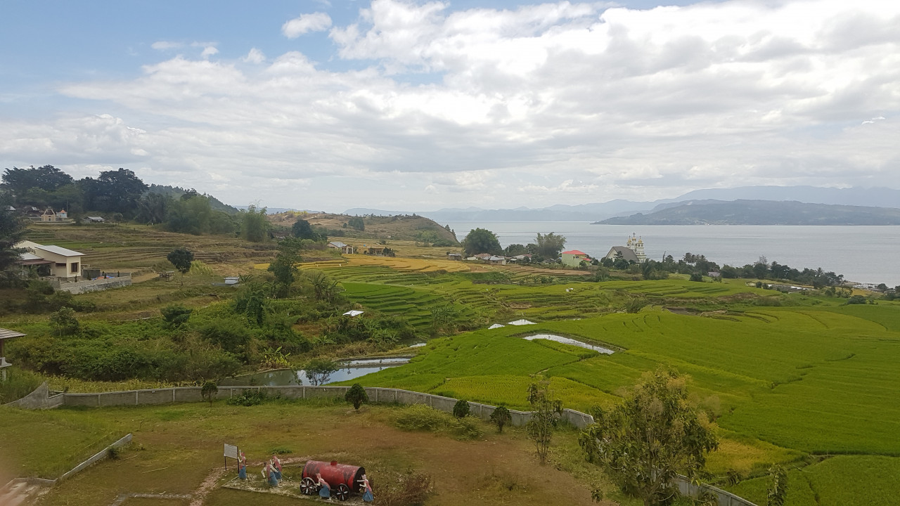 Pemandangan umum sekitar Danau Toba