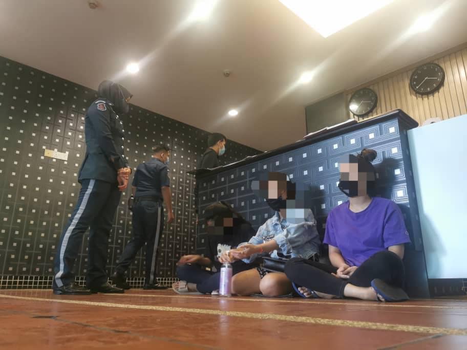 DBKL serbu hotel yang didakwa menjalankan aktiviti tidak bermoral - Gambar dari Facebook DBKL