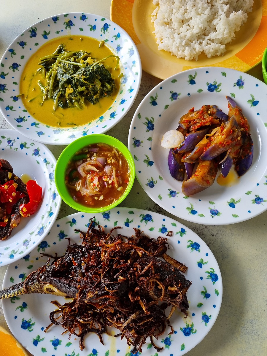 Nasi Padang Jalan Transfer. Gambar : Rahayu Mat Nah
