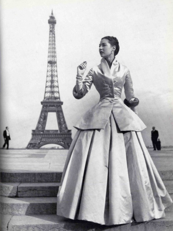 Antara gaya yang dikeluarkan oleh Christian Dior pada tahun 1940-an
