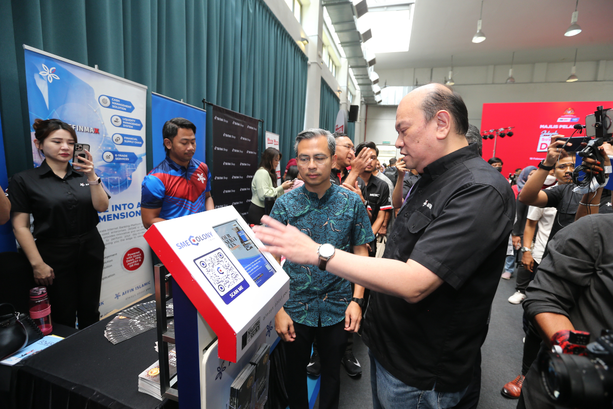 Fahmi Fadzil pada Program Saya Digital@Lembah Pantai anjuran Perbadanan Ekonomi Digital Malaysia (MDEC), hari ini.