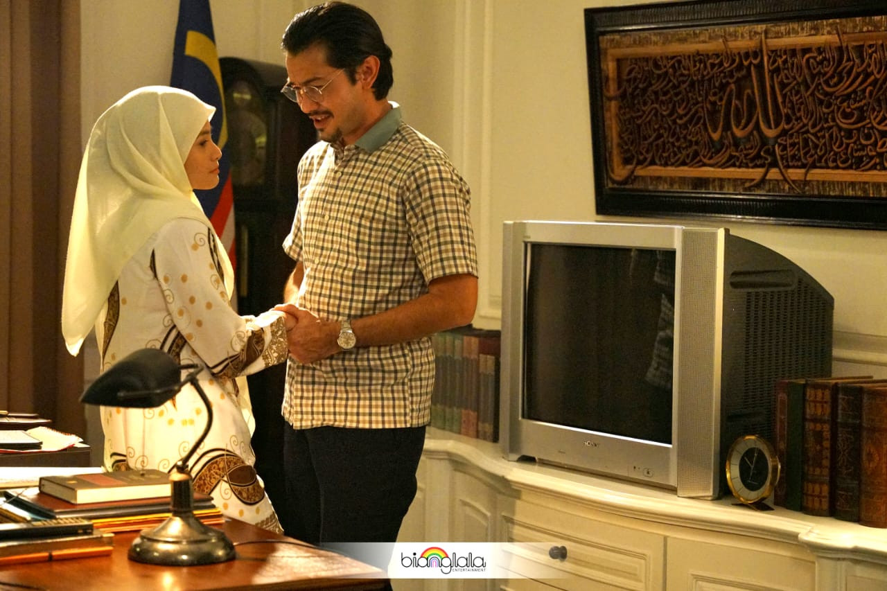 Filem biopik ini pada awalnya telah berjaya mencatat kutipan sebanyak RM1 juta pada hari pertama tayangan. - Gambar PR