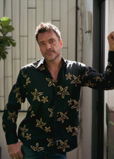 Frankitas Starfish Cotton Batik Shirt, antara hadiah yang menarik sempena Hari Bapa. - Gambar oleh Dia Guild