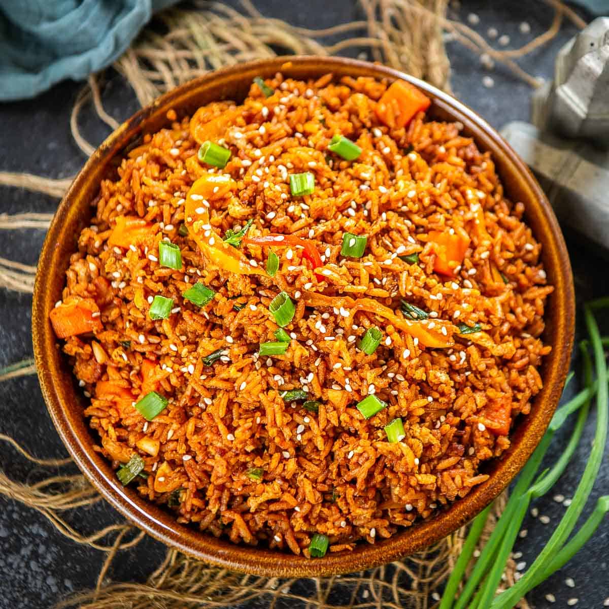 Nasi goreng yang menggunakan gochujang.