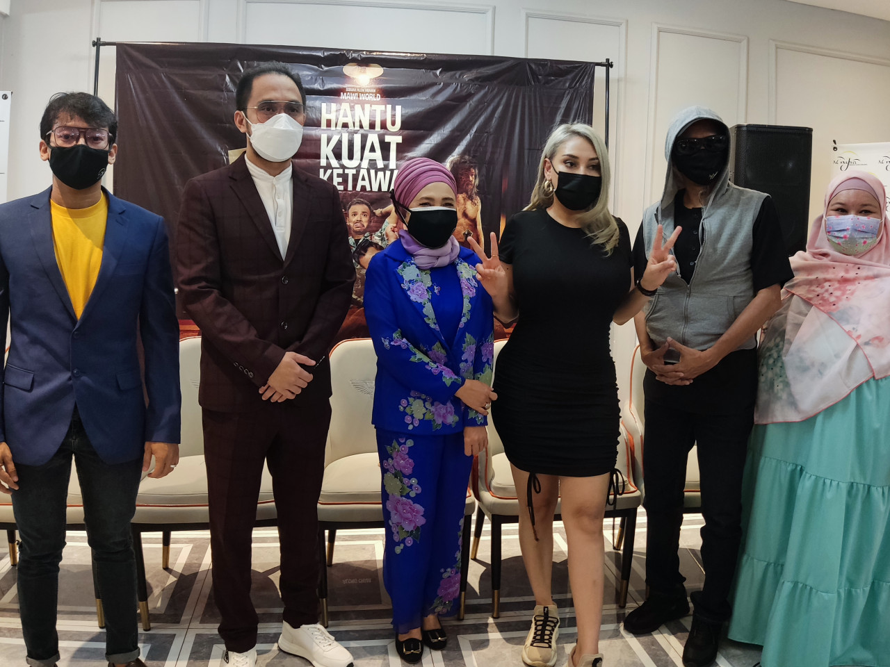 Zarina ketika sidang media filem Hantu Kuat Ketawa