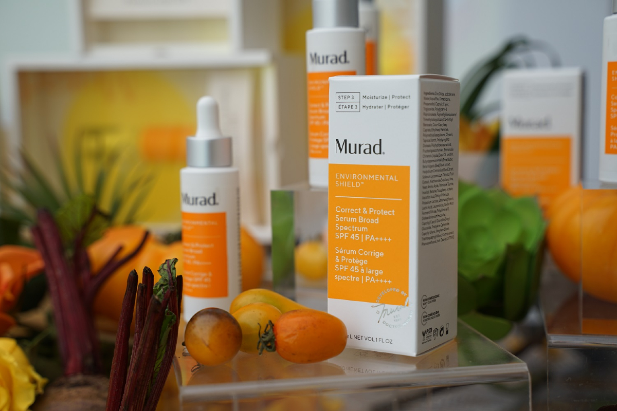 Kandungan SPF dalam produk ini juga menyediakan perlindungan UV berasaskan mineral dengan spektrum meluas yang tidak membantu kulit tampil lebih berseri. 
