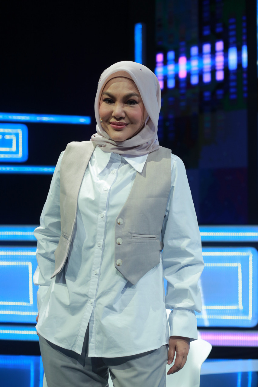 Datin Seri Umie Aida - Gambar Fail