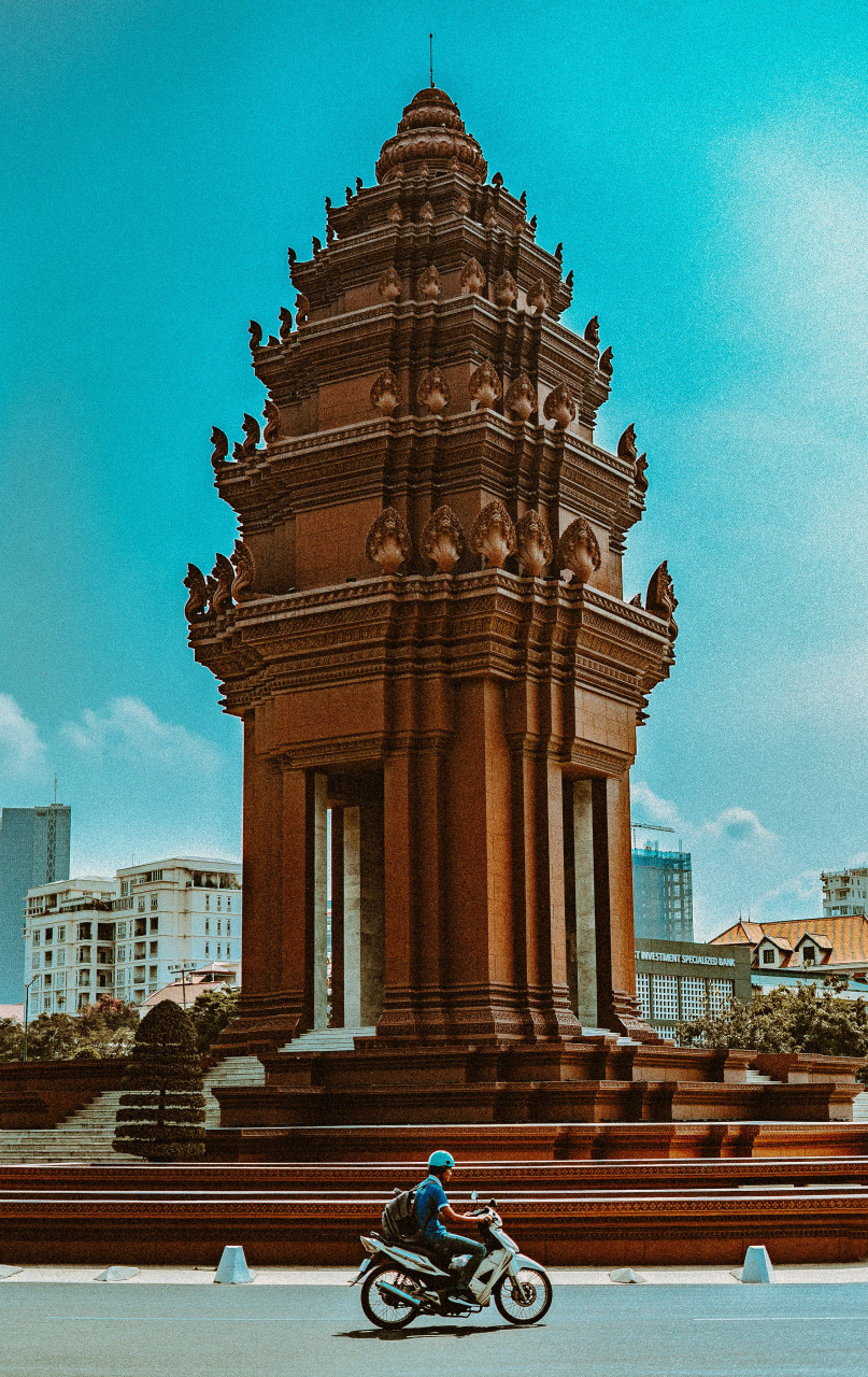 Tugu Kemerdekaan di Phnom Penh. Gambar: Unsplash