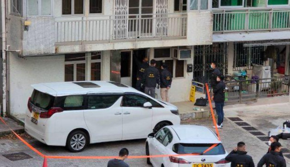 Pembunuhan Choi terbongkar Jumaat lalu apabila polis menemui beberapa bahagian tubuh Choi, 28, di aras bawah rumah pangsa tiga tingkat Tai Po, dekat Lung Mei Tsuen. - Gambar dari media sosial
