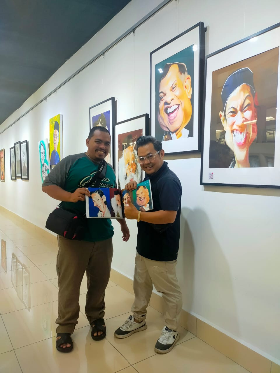 Kartunis Kamal Masrun bersama Setiausaha ANIMAS, Shamsaimun Ezil
