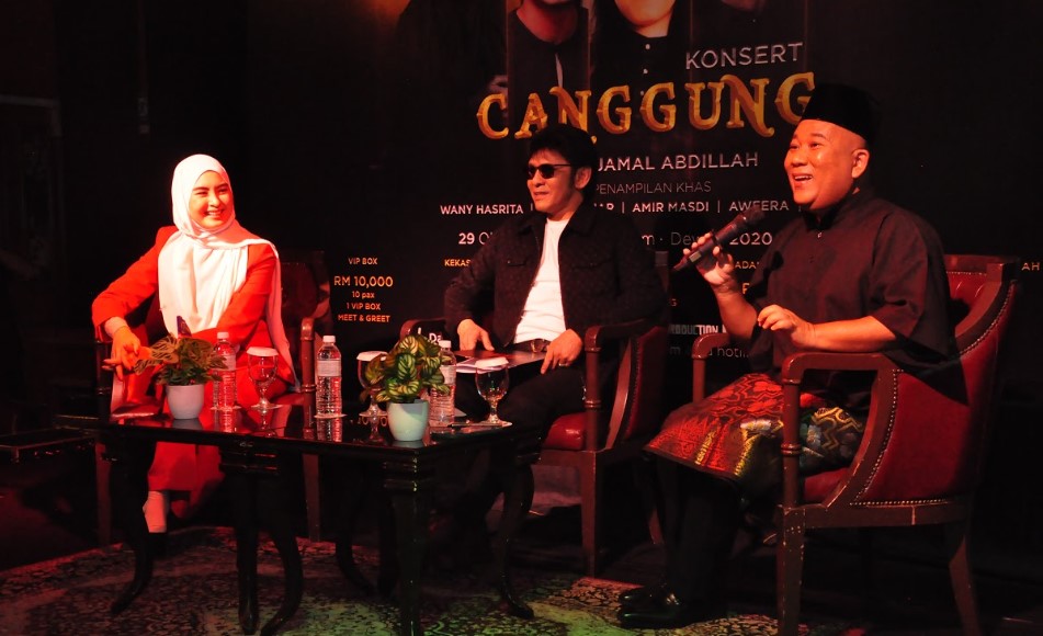 Dari kiri Wany Hasrita, Jamal dan Fadzil Teh pada sidang media mengumumkan penganjuran Konsert Canggung.
