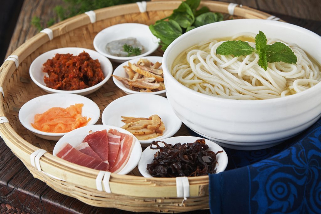 'Crossing bridge noodle'. Gambar: wildchina.com