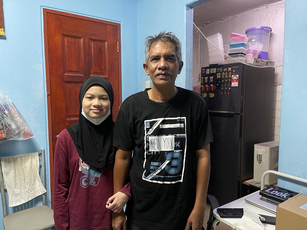 Nordina Fahana bersama ayahnya, Mazlan Abu Bakar.