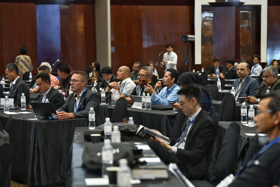 Sebahagian peserta Forum Angkasa Antarabangsa Langkawi (LISF) 2023 sempena LIMA'23.