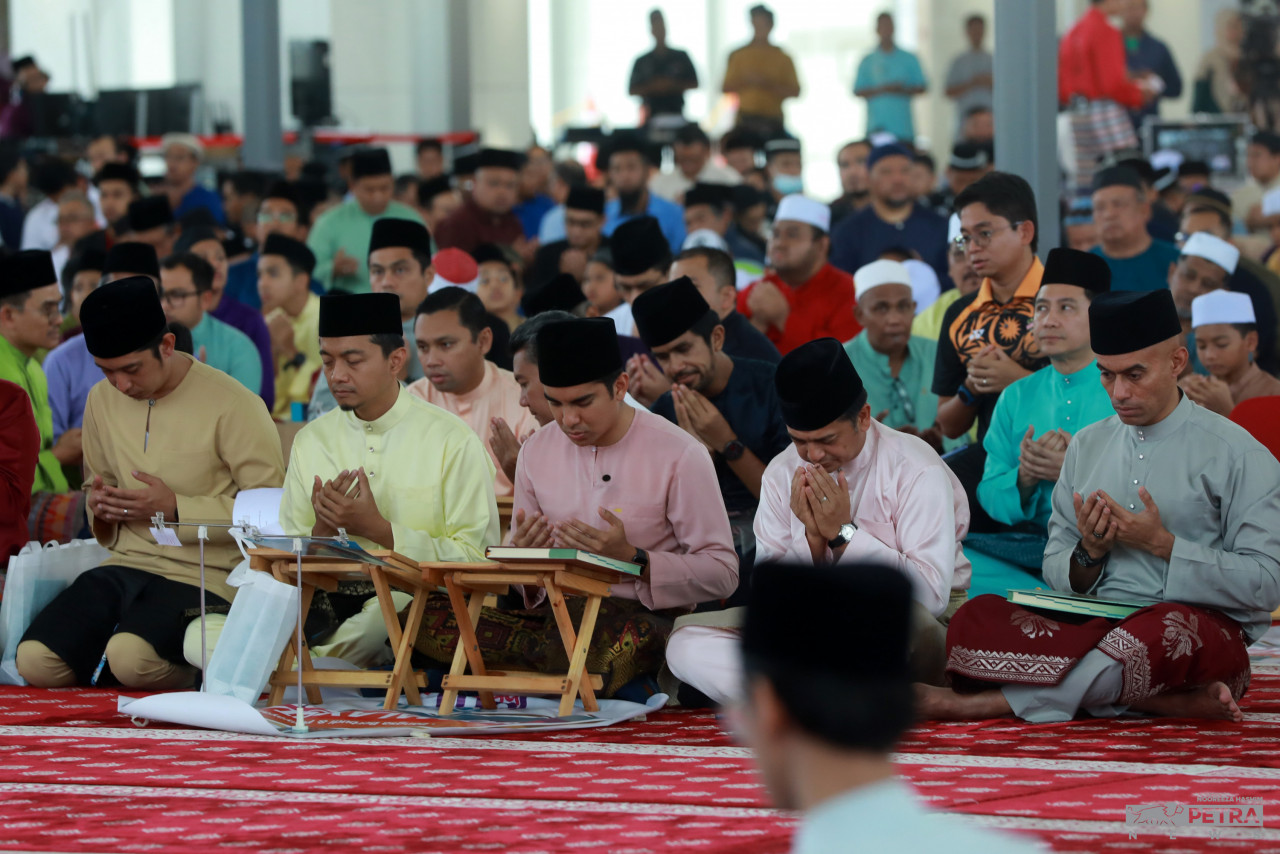 Antara pemimpin yang menyertai program Malaysia #QuranHour hari ini.