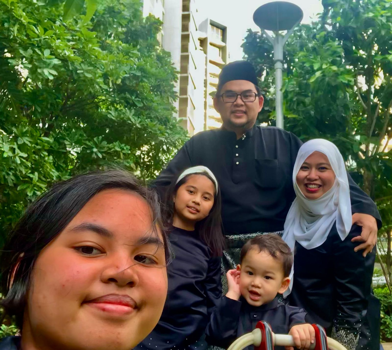 Raphy Md Radzi dan keluarganya