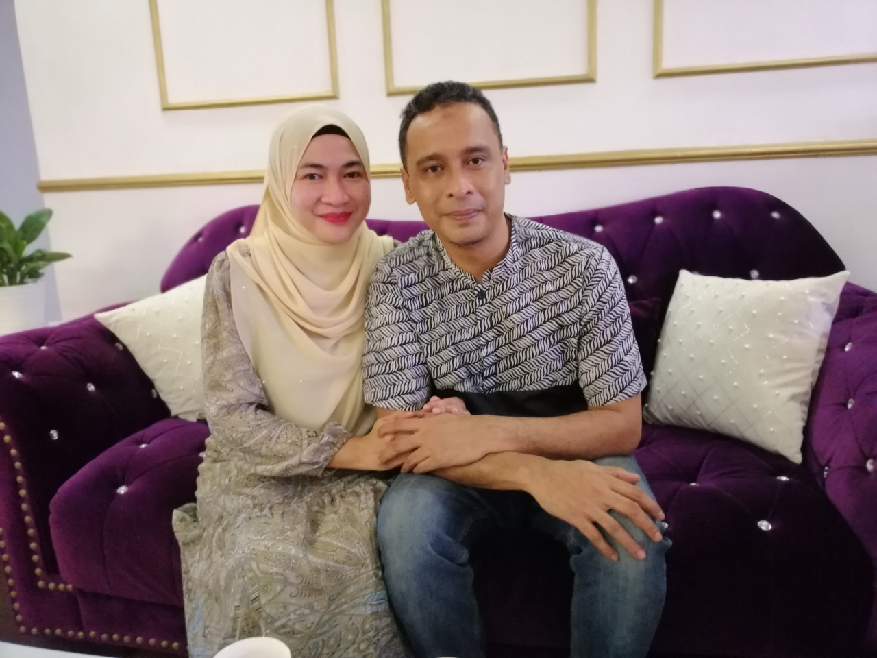 Asanul Fariq Bin Sani dan isterinya, Norhasyimah Bte Awaludin.