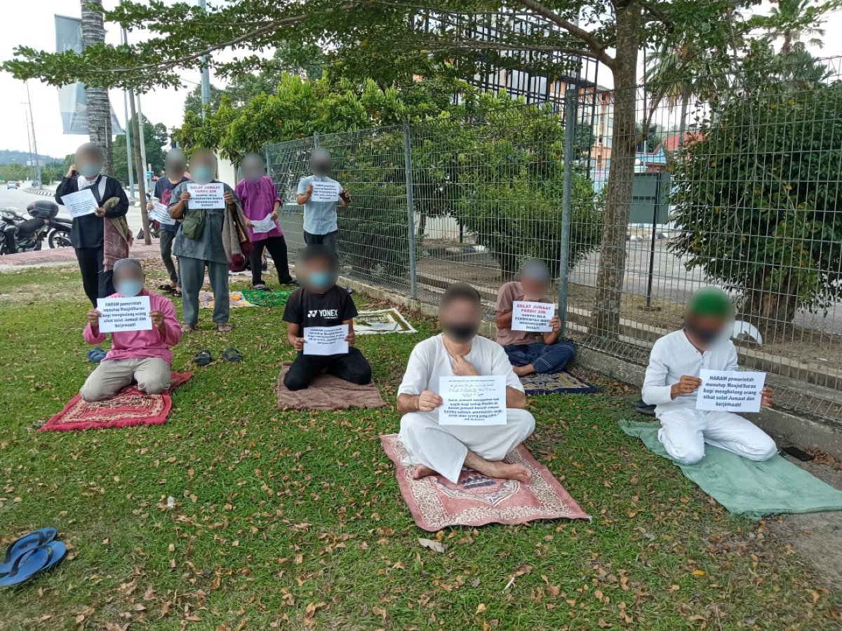 Polis telah memanggil 2 orang untuk diambil keterangan susulan protes yang diadakan pada Sabtu lepas.
