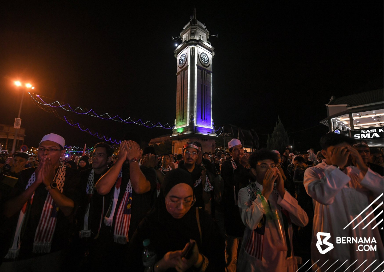 Kira-kira 5,000 hadirin menyertai program Sungai Petani Berselawat dan Solidariti kepada Palestin sempena sambutan Ambang Tahun Baru 2024. gambar BERNAMA   