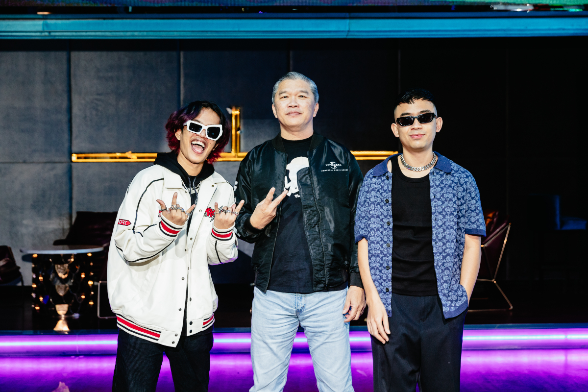 Dari kiri Yonnyboii, penerbit eksekutif Kim Lim dan Alyph.