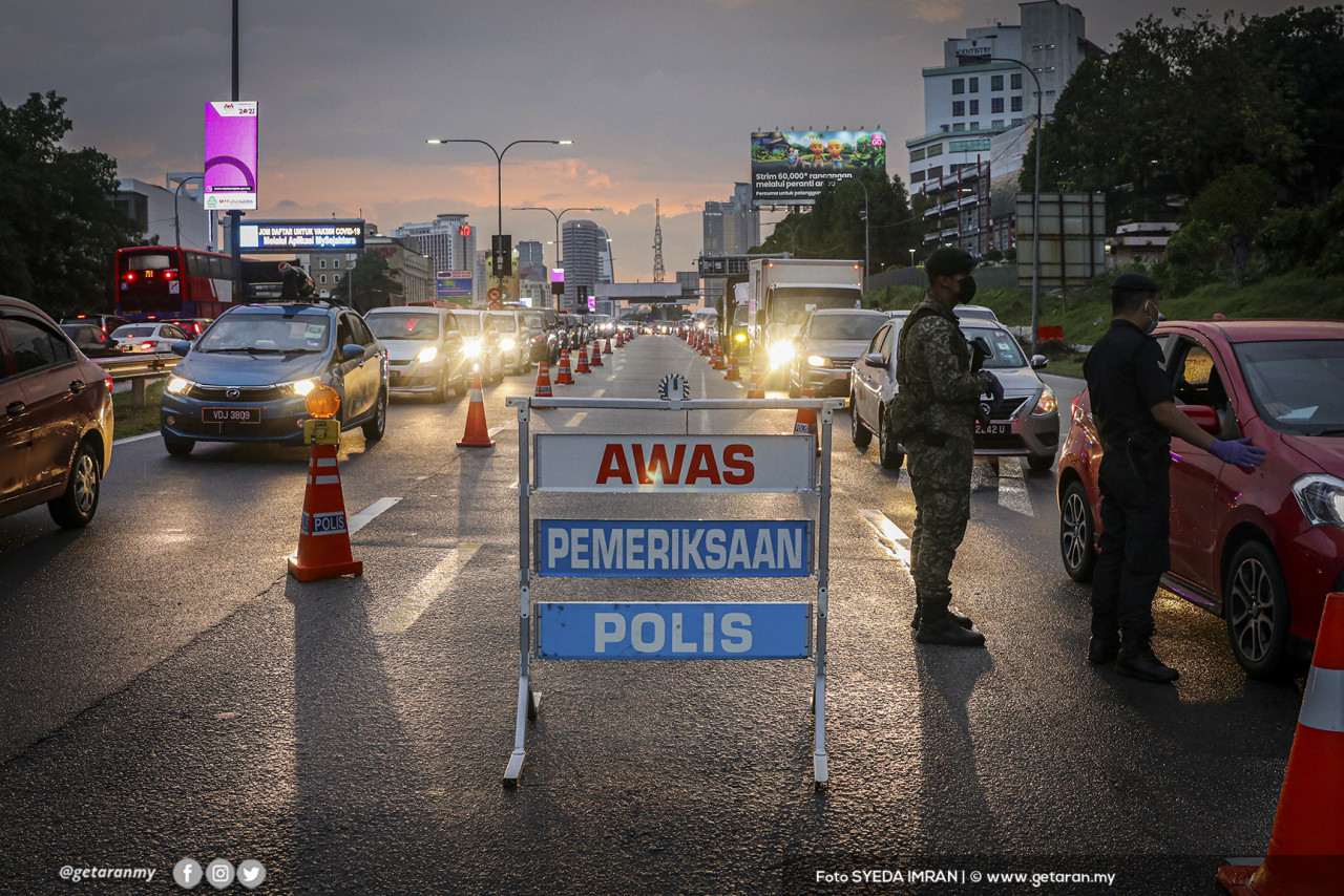 Pelaksanaan PKP 3.0 seluruh negara menyebabkan pihak berkuasan lebih teliti dalam melepaskan mereka yang ingin merentas negeri. - Gambar SYEDA IMRAN