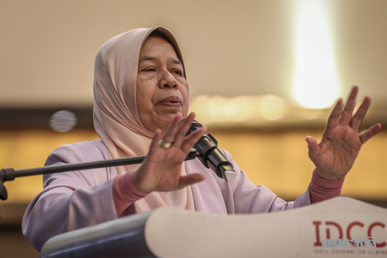  Zuraida Kamaruddin 