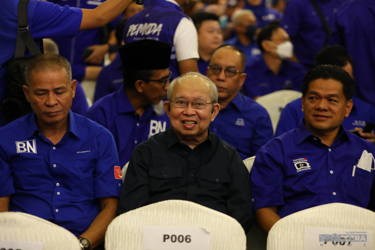 Tengku Razaleigh Hamzah (tengah) - Gambar oleh Azim Rahman