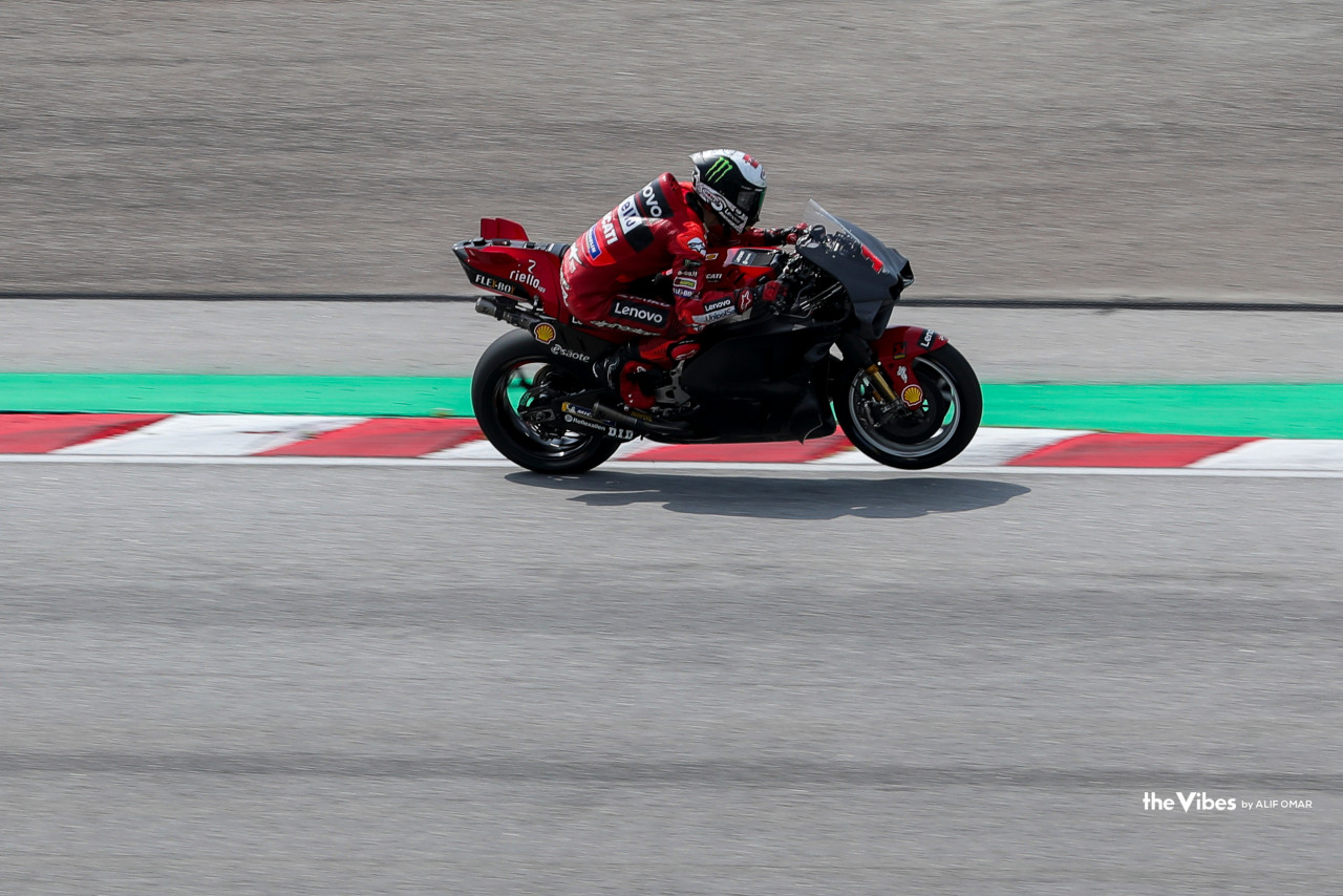 Francesco Bagnaia daripada pasukan Ducati Lenovo merakamkan 1:57.969s pada pusingan terakhir selepas menamatkan 43 pusingan