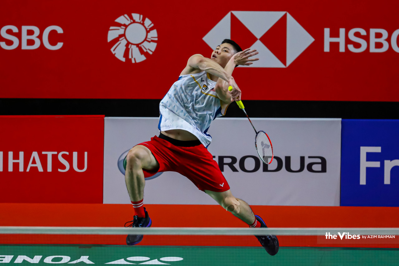 Aksi Lee Ji Zia bertemu perseorangan China, Lu Guangzu selepas berjaya melayakkan diri ke pusingan 16 pada Masters Malaysia 2023.