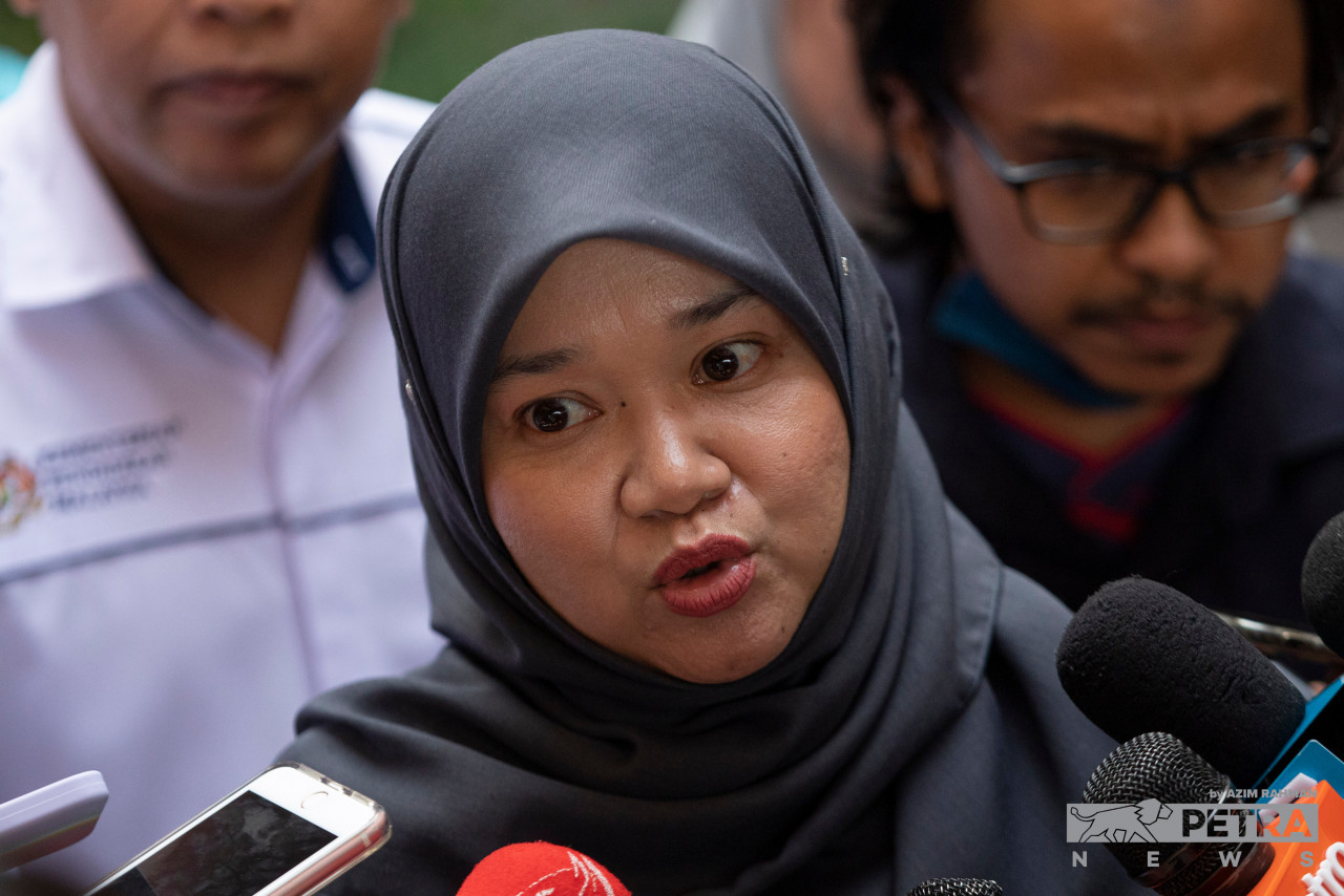 Fadhlina Sidek 