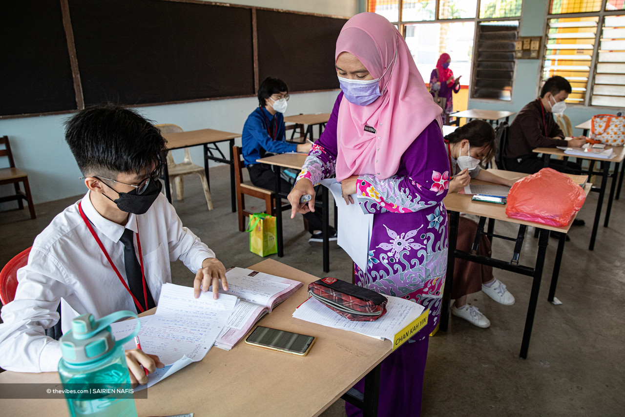 Pakar undang-undang mempersoalkan adakah dengan mewujudkan sistem pendidikan sekolah satu aliran akan menyebabkan sekolah vernakular ditamatkan kerana ia isu sensitif - Gambar Hiasan
